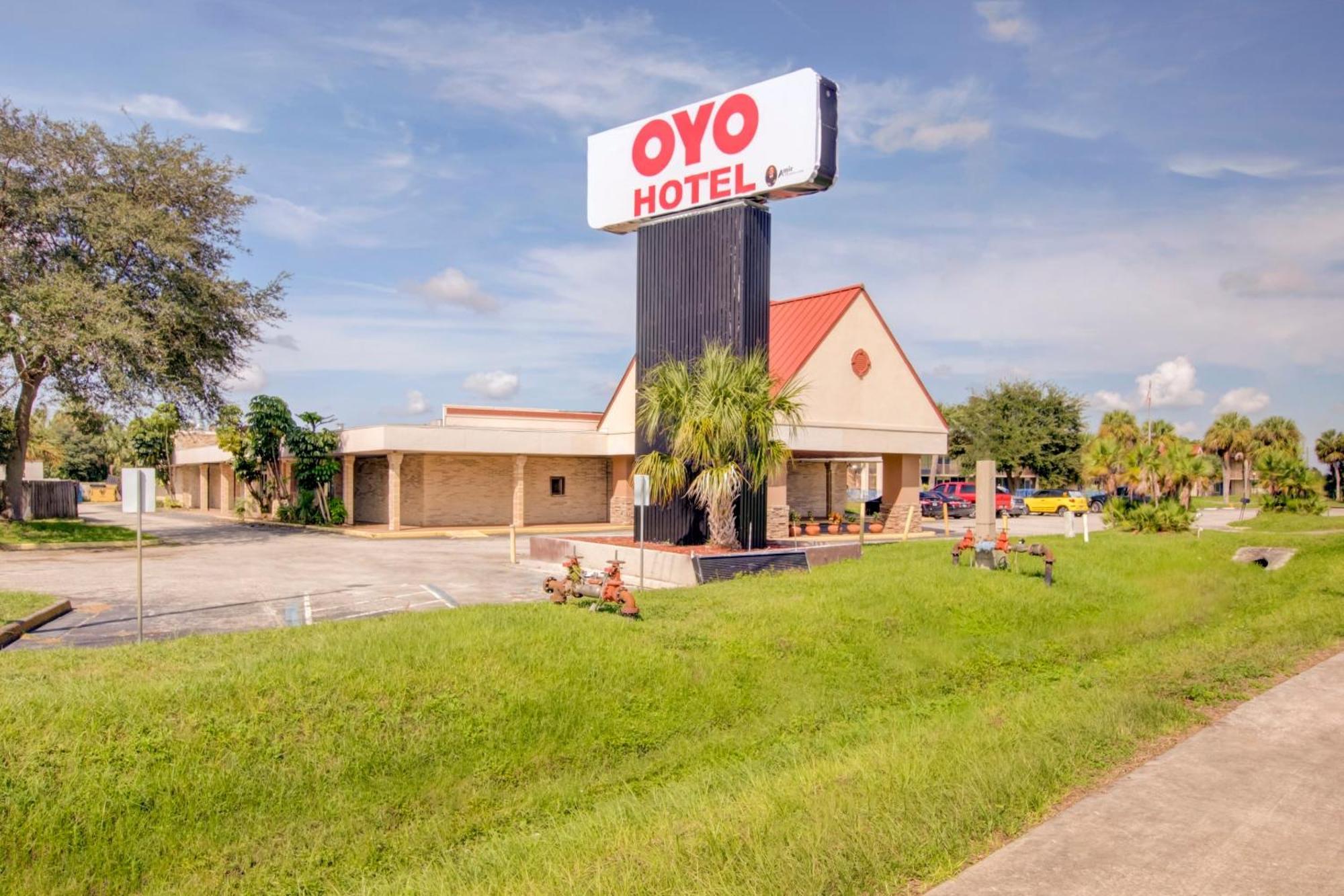 Oyo Hotel Dundee By Crystal Lake ภายนอก รูปภาพ