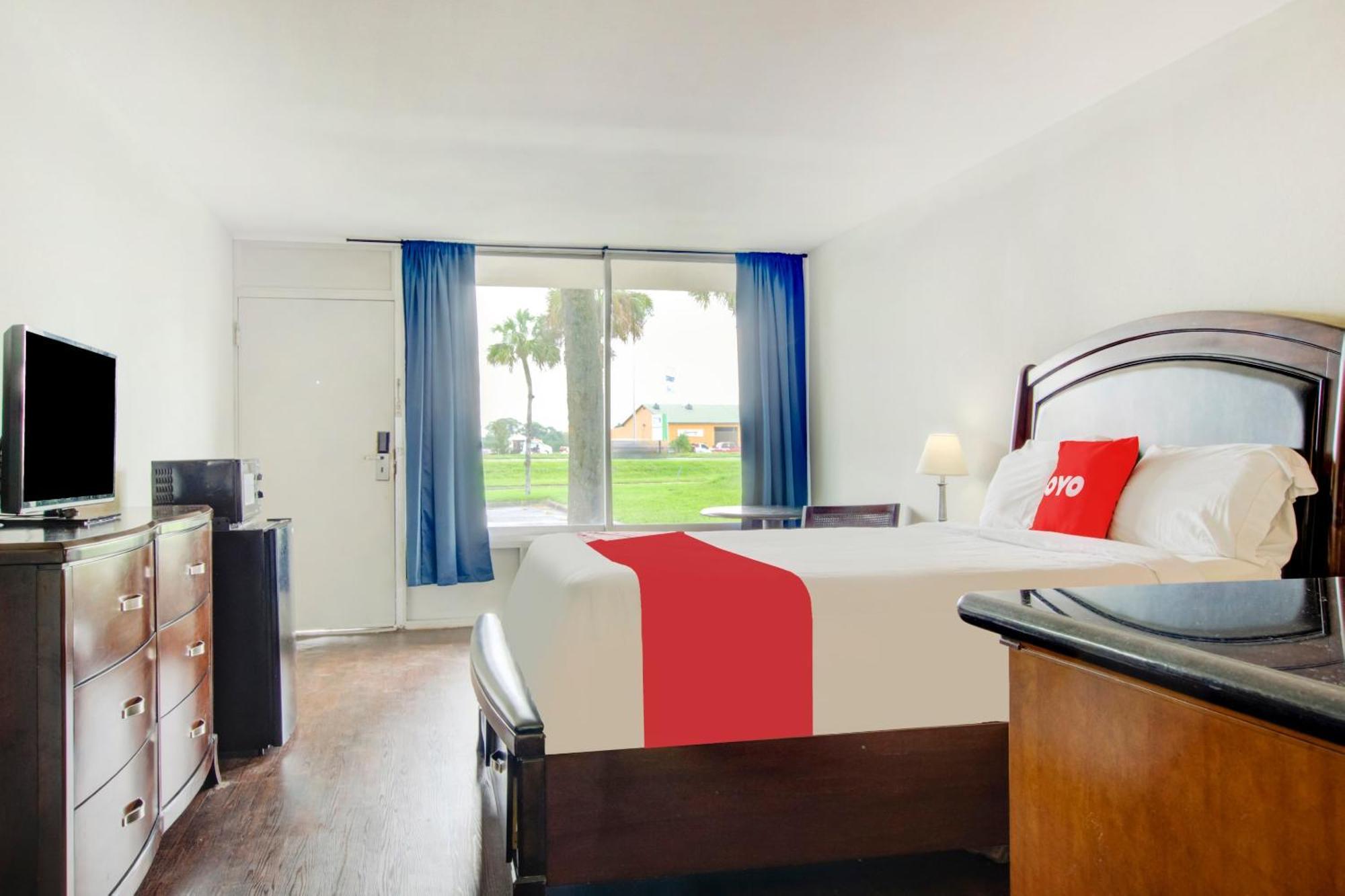 Oyo Hotel Dundee By Crystal Lake ภายนอก รูปภาพ