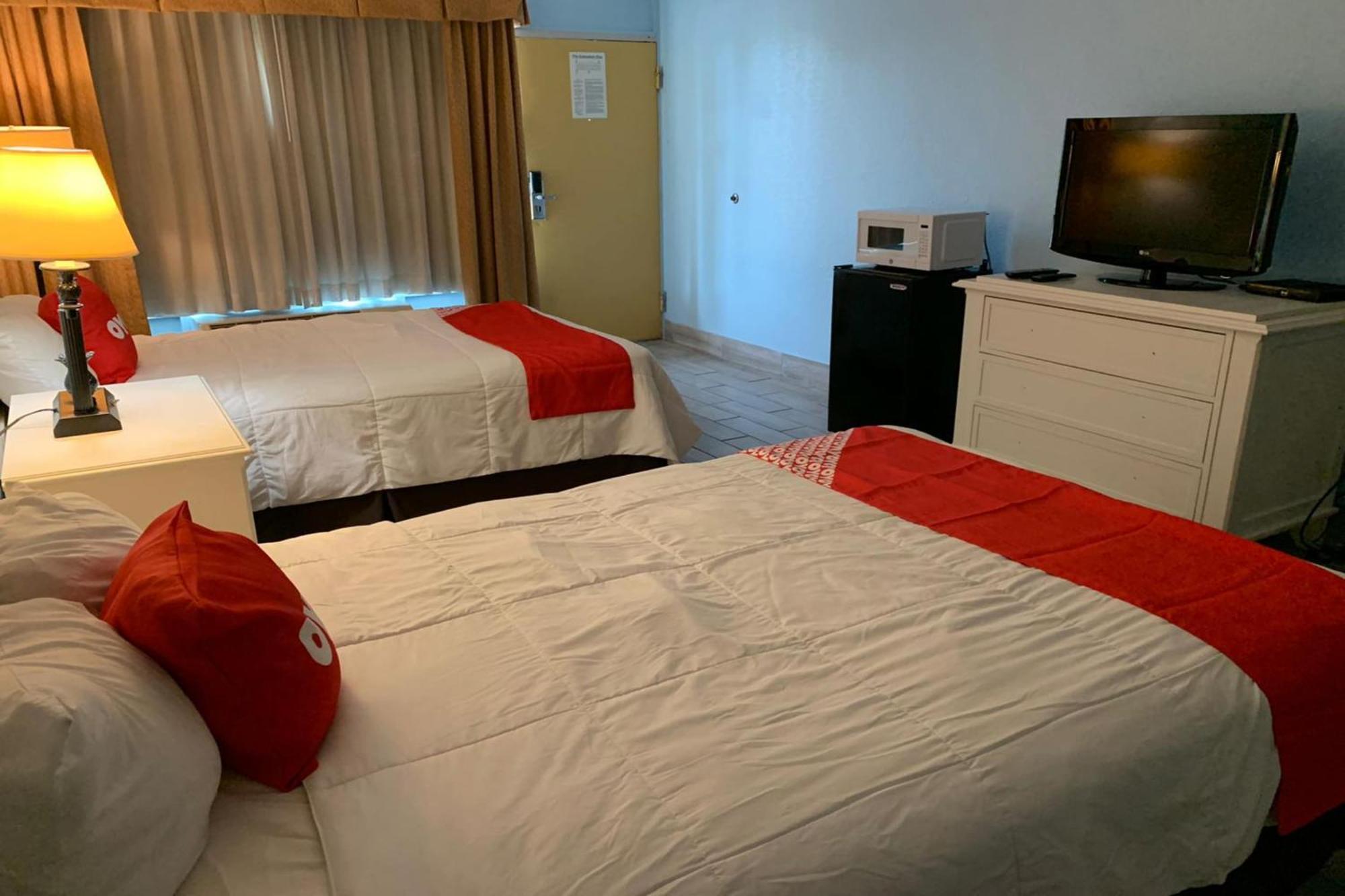 Oyo Hotel Dundee By Crystal Lake ภายนอก รูปภาพ