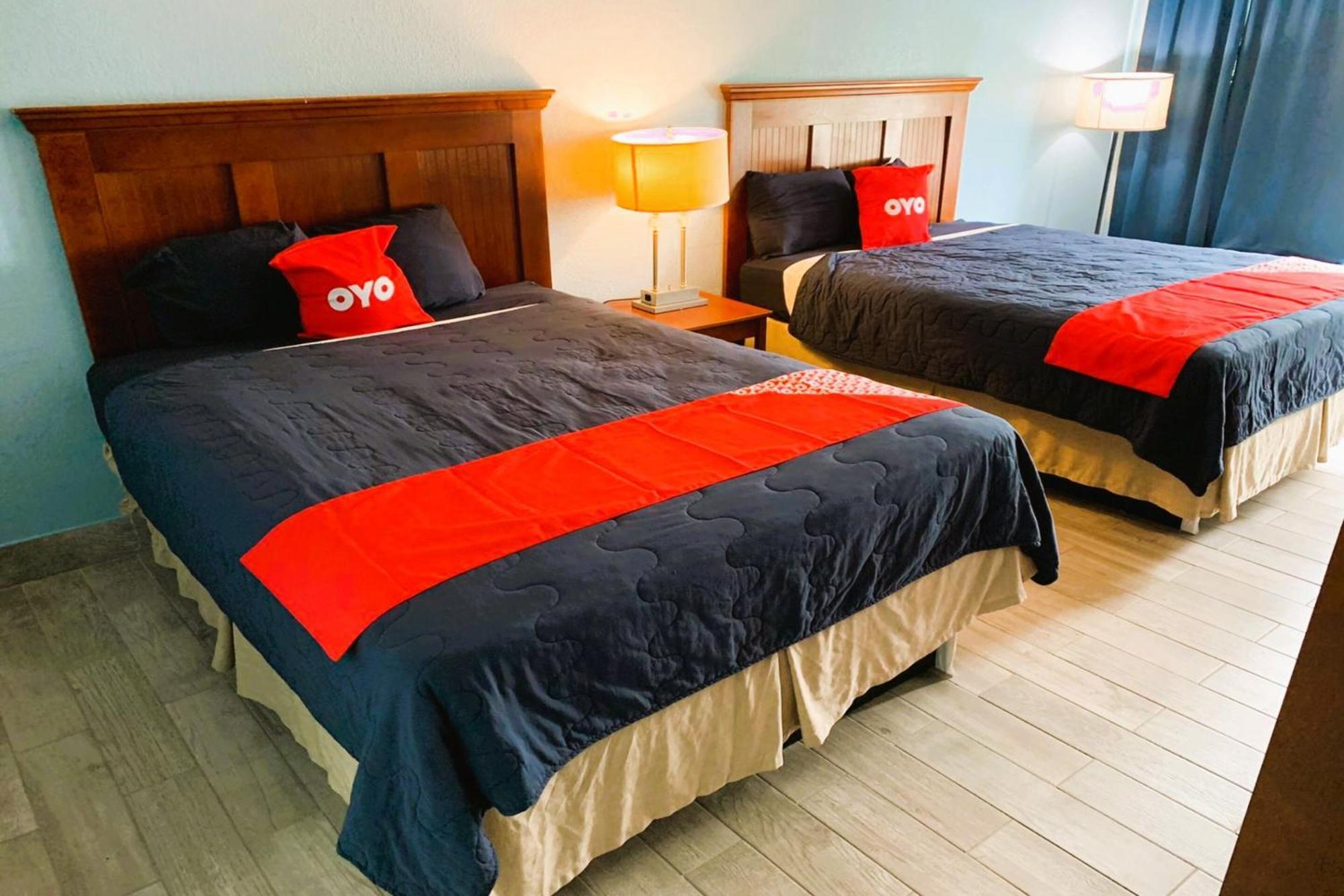 Oyo Hotel Dundee By Crystal Lake ภายนอก รูปภาพ