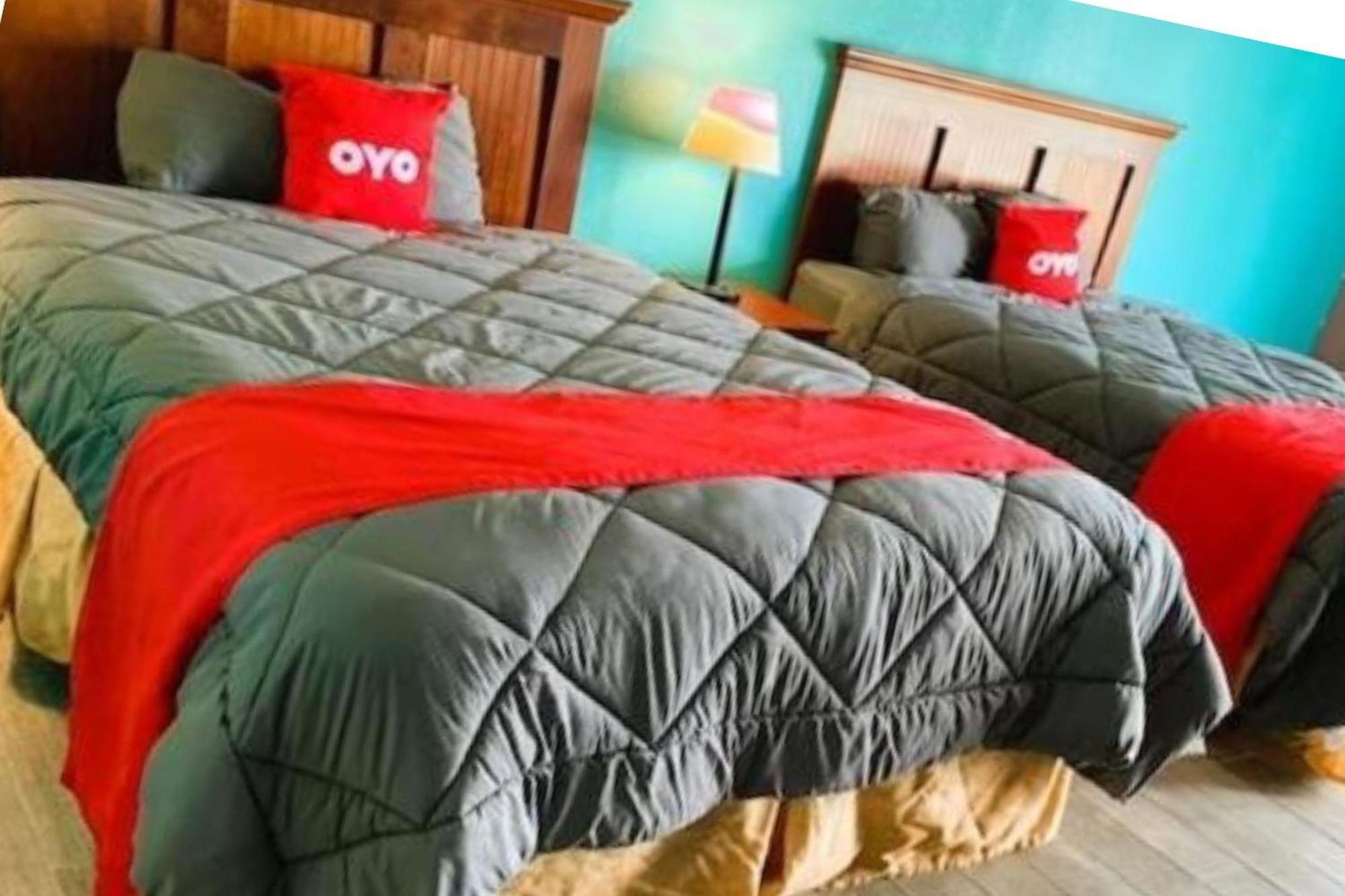 Oyo Hotel Dundee By Crystal Lake ภายนอก รูปภาพ