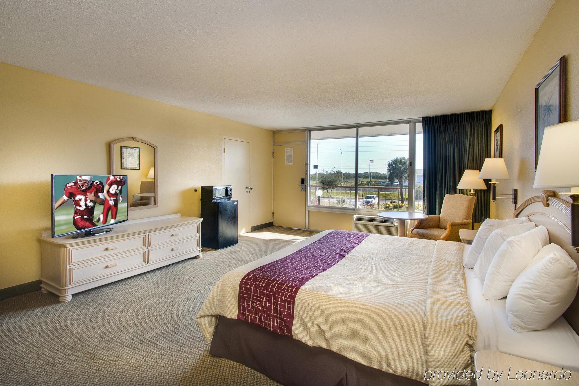 Oyo Hotel Dundee By Crystal Lake ภายนอก รูปภาพ
