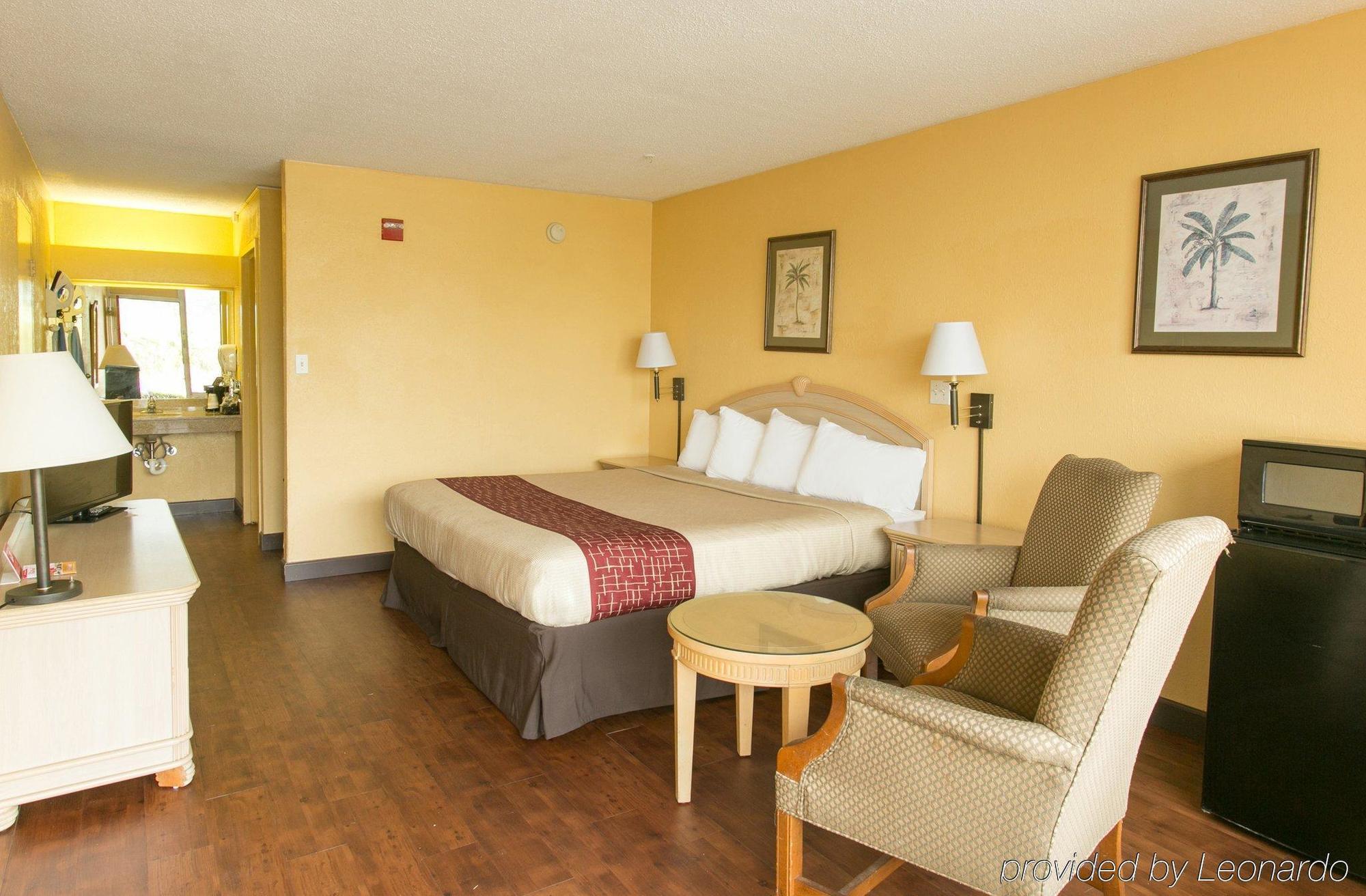 Oyo Hotel Dundee By Crystal Lake ภายนอก รูปภาพ