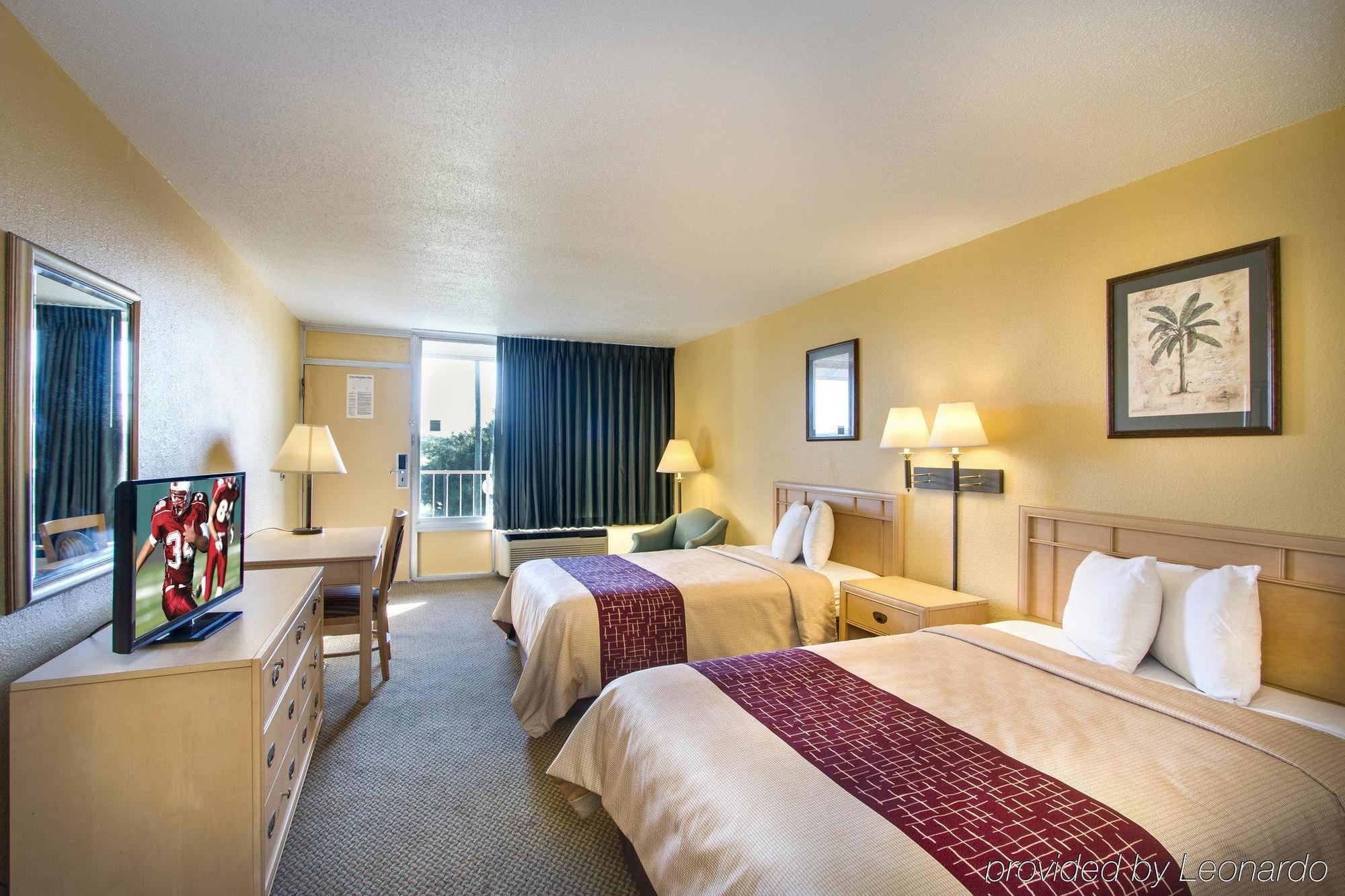 Oyo Hotel Dundee By Crystal Lake ภายนอก รูปภาพ