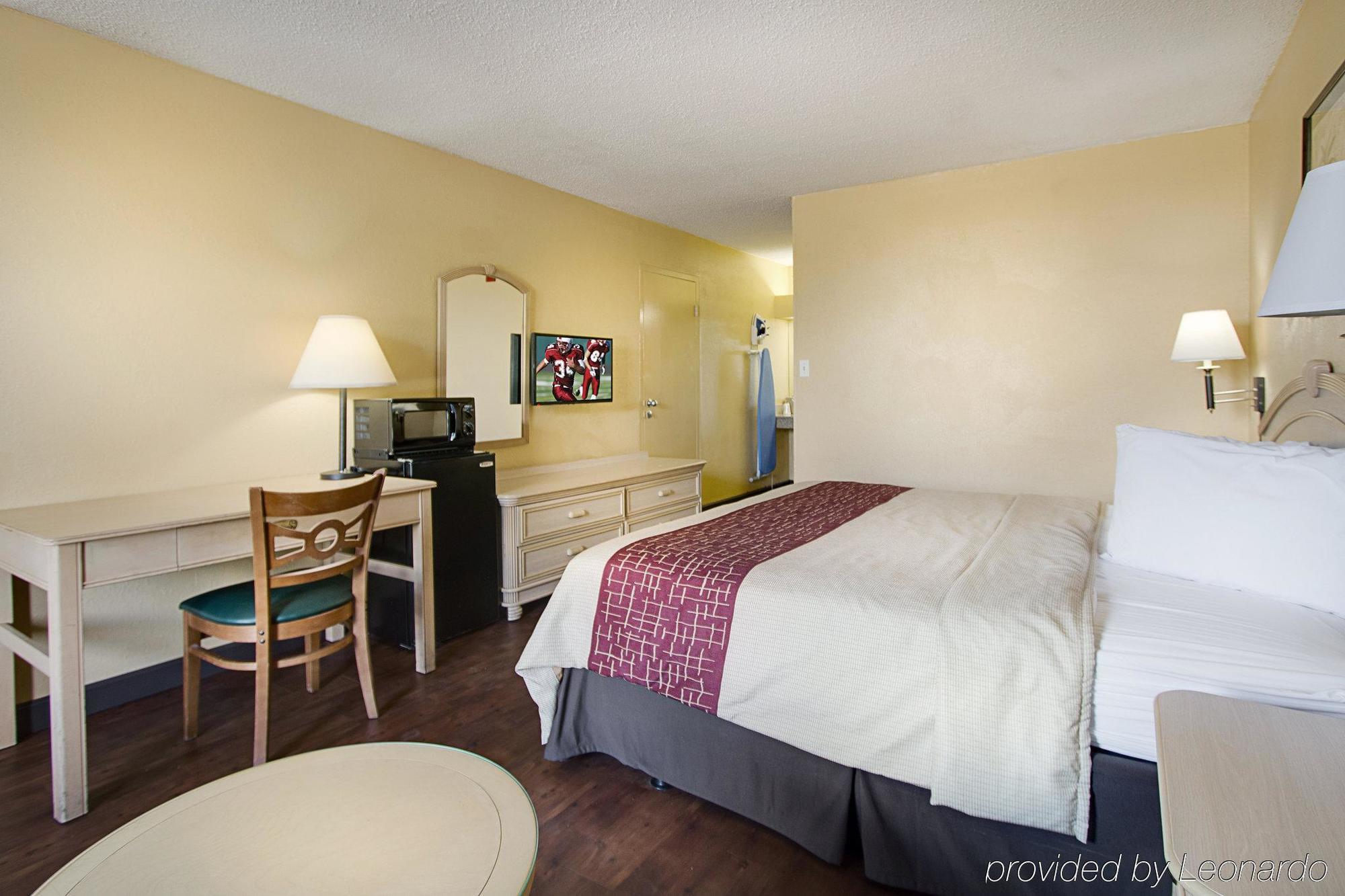 Oyo Hotel Dundee By Crystal Lake ภายนอก รูปภาพ